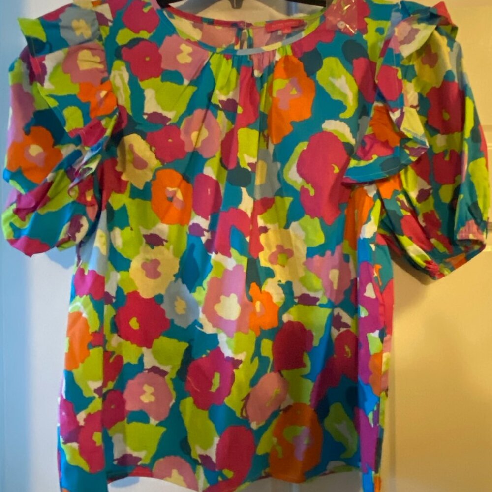 Flying tomato top, size large